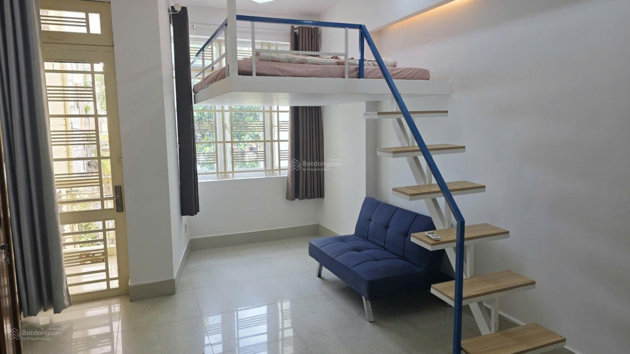 Spacious Loft Studio with Mezzanine Floor