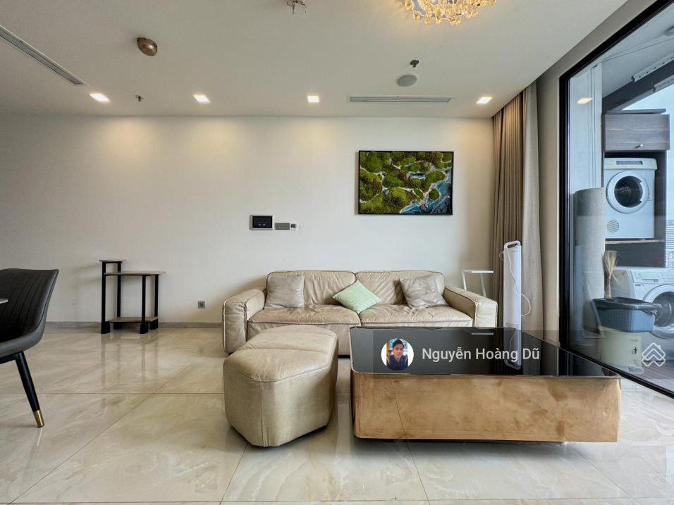 Modern 2-Bed Apartment with River View