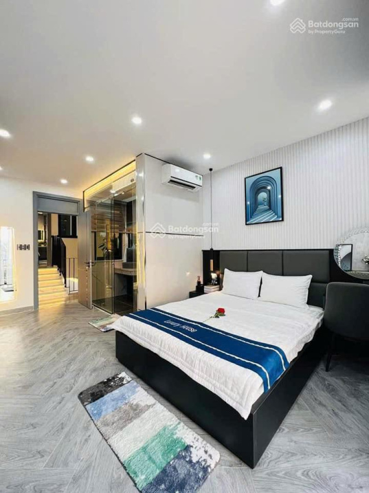 Modern 2-Bedroom Apartment in Kingston Residence, Phú Nhuận