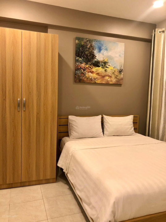 Modern 1-Bedroom Apartment with River View