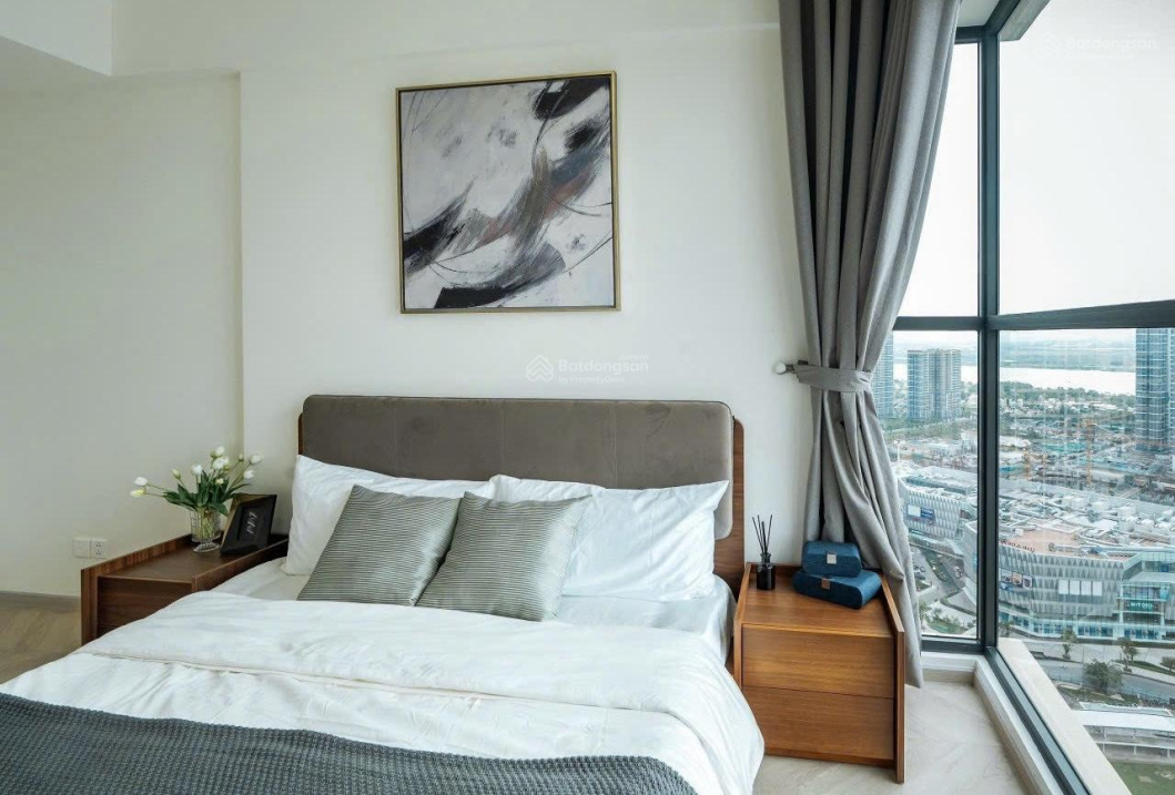 Modern 2-Bedroom Apartment in Vinhomes Grand Park