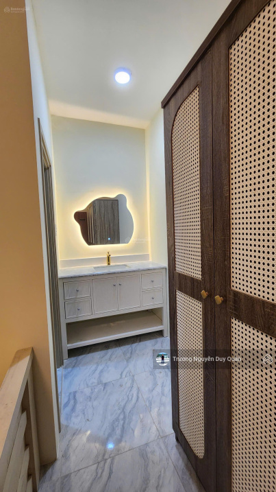 Luxurious 1BR Apartment with Balcony in Van Phuc