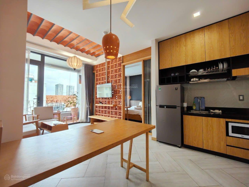 Modern Studio Apartment with City View in District 2