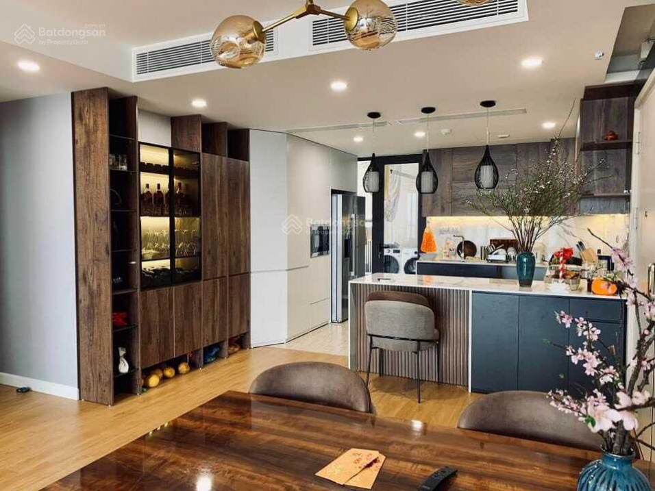 Modern 2-Bed Apartment in Chelsea Residences