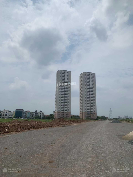 Spacious 3-bedroom corner apartment with full furnishing