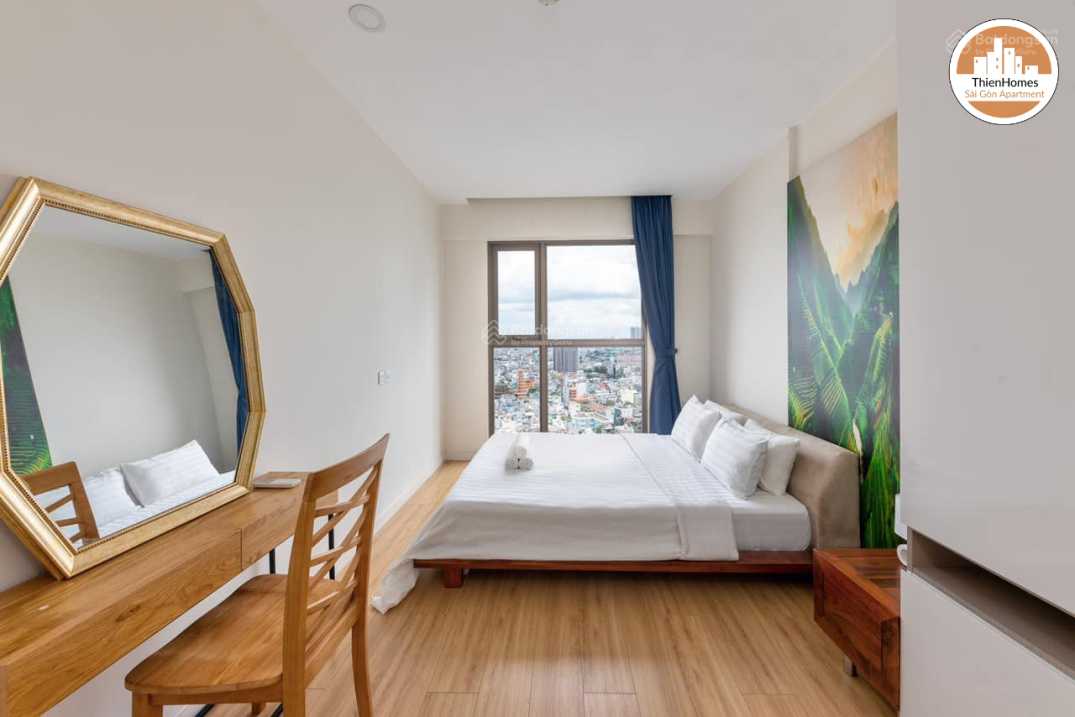 Modern 2-Bed Apartment with City Views