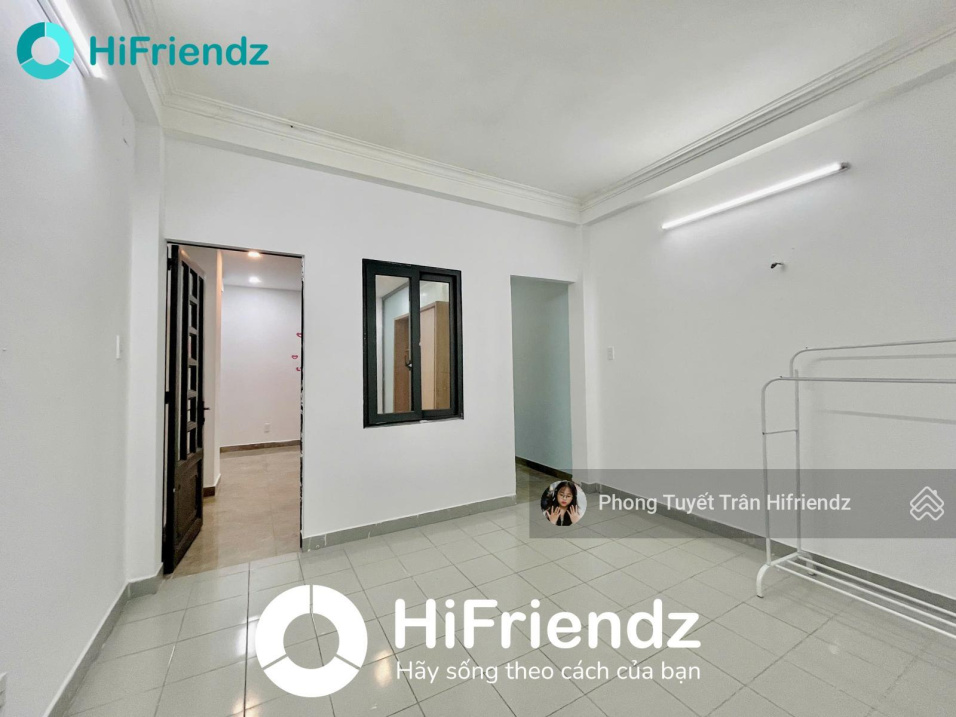 Bright 30m² Studio with Kitchen Near Bridge