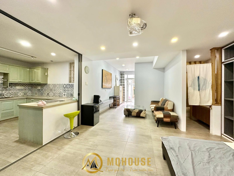 Modern 70m² Apartment Near Tan Dinh Market