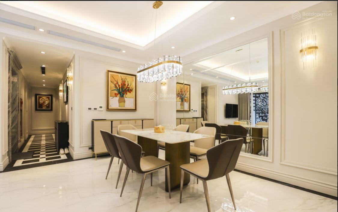 Luxury 2-Bedroom Apartment at Vincom Center, 161 Ba Trieu