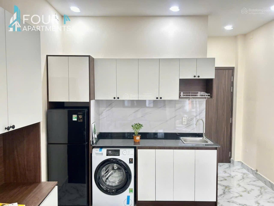 Modern Studio Apartment with Full Amenities