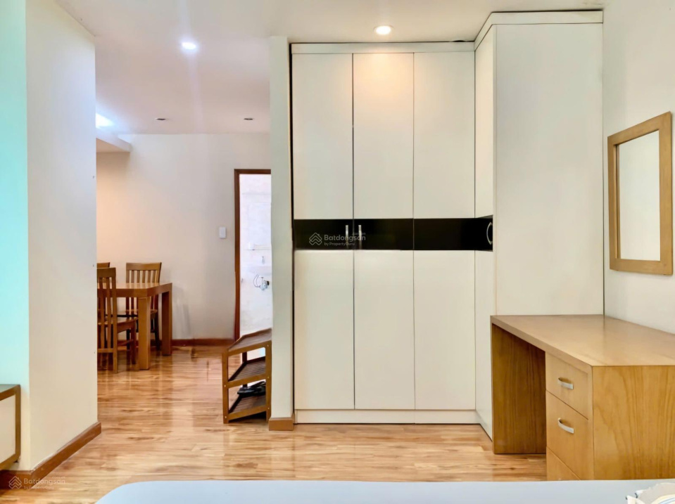 Spacious Studio with Kitchen in District 1