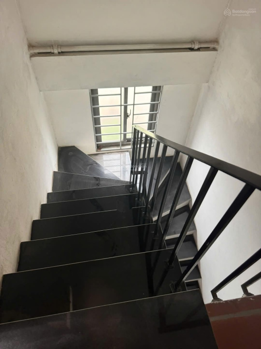 5-Floor Modern House with 4 Bedrooms, Parking