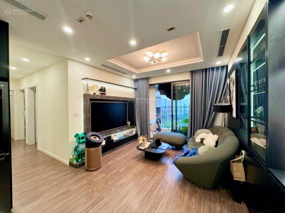 Modern 2-Bedroom Apartment in Sunshine Riverside