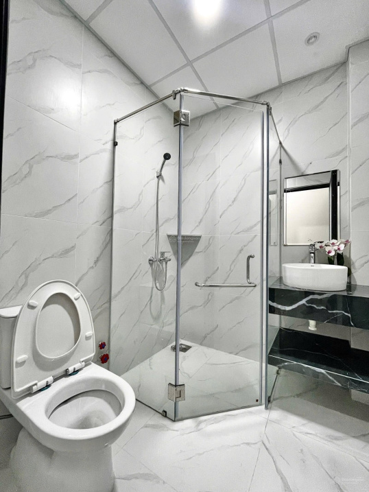 Modern Studio Apartment with Full Amenities