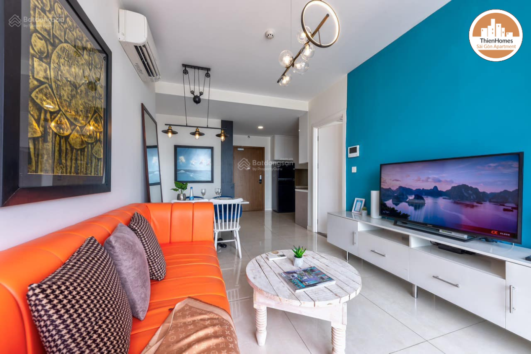 Modern 2-Bed Apartment with City Views
