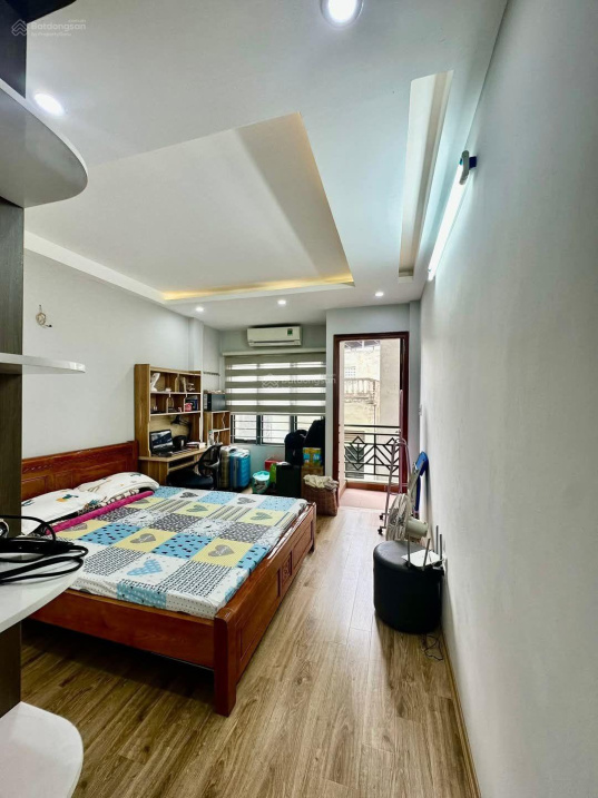 Convenient City Property Near Street, Parking Available