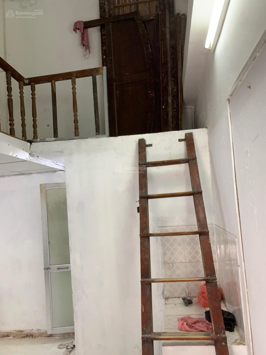 Compact 1-Bedroom Apartment near Linh Nam Street