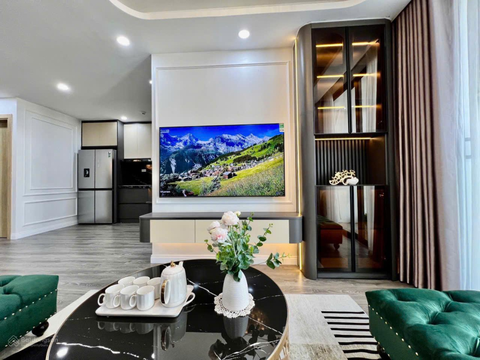 Modern 3-bedroom apartment in Sun Square