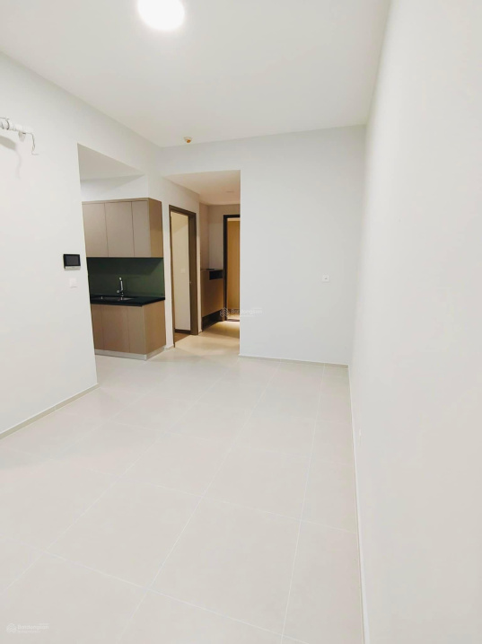 Modern 2-Bedroom Apartment with Pool View