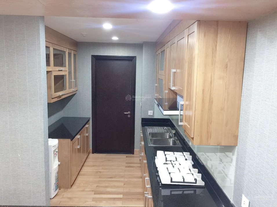Modern 3-Bedroom Apartment with Balcony in Hanoi