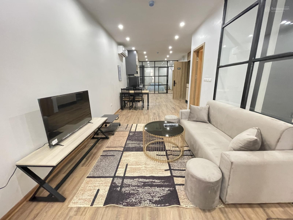 Modern 1-2 Bedroom Apartment with West Lake View