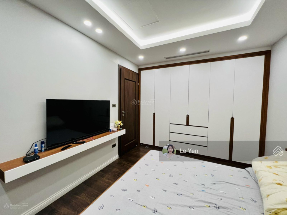 Modern Luxury Apartment Near Hoang Cau Lake
