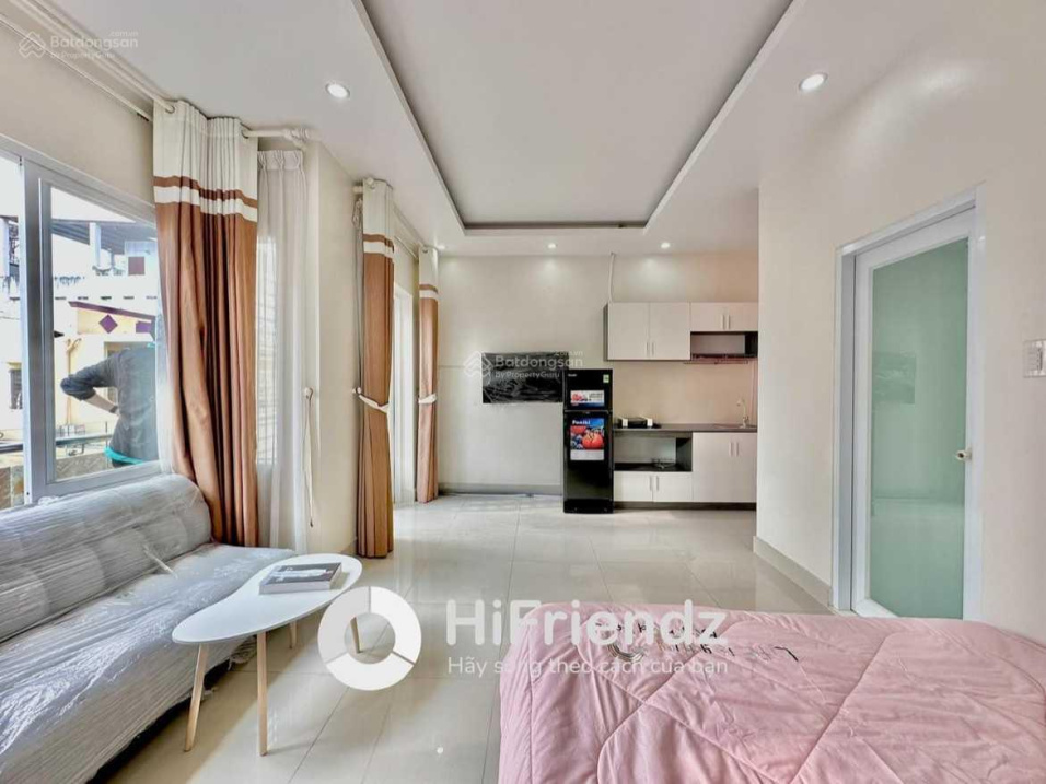 Modern Studio Apartment with Full Amenities
