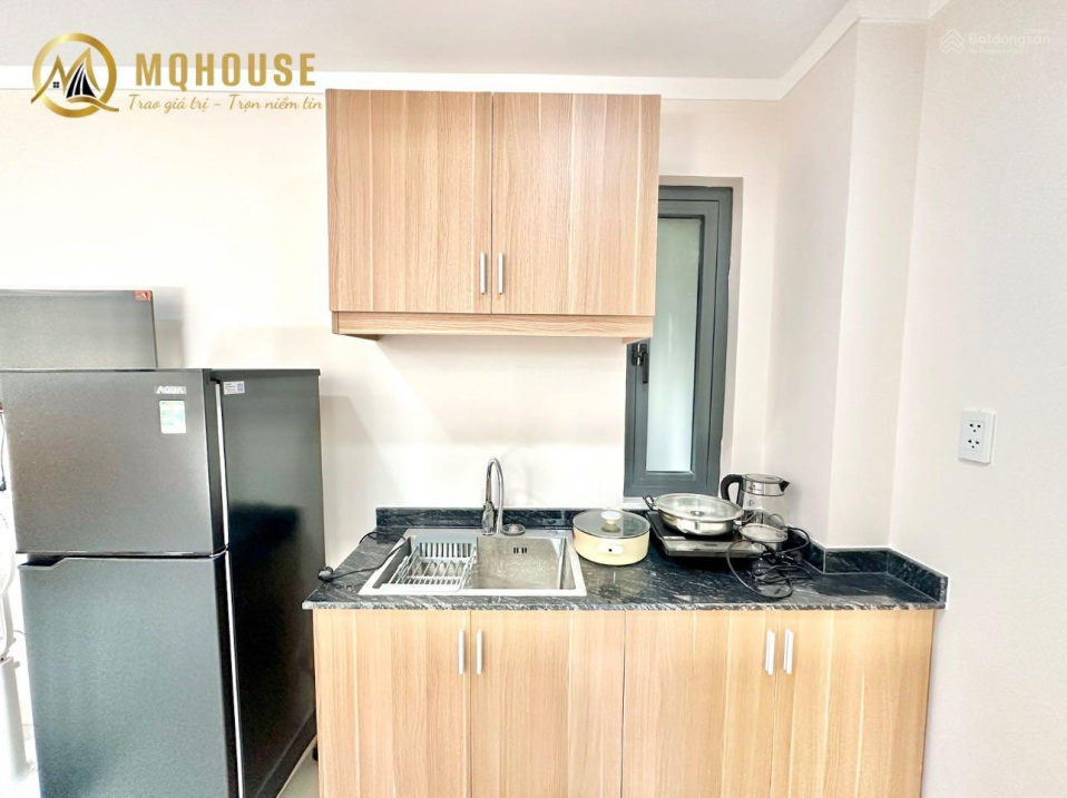 Modern Studio Apartment with Full Amenities