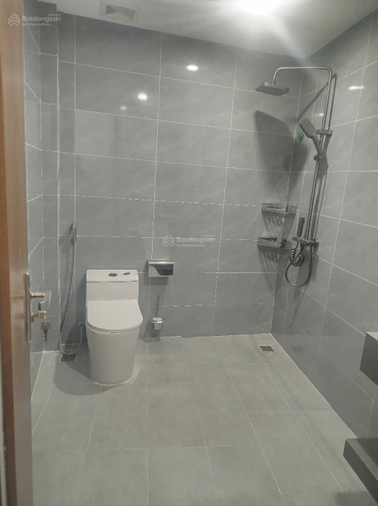 Tân Khai Rental: 4-Story House with 5 Bedrooms
