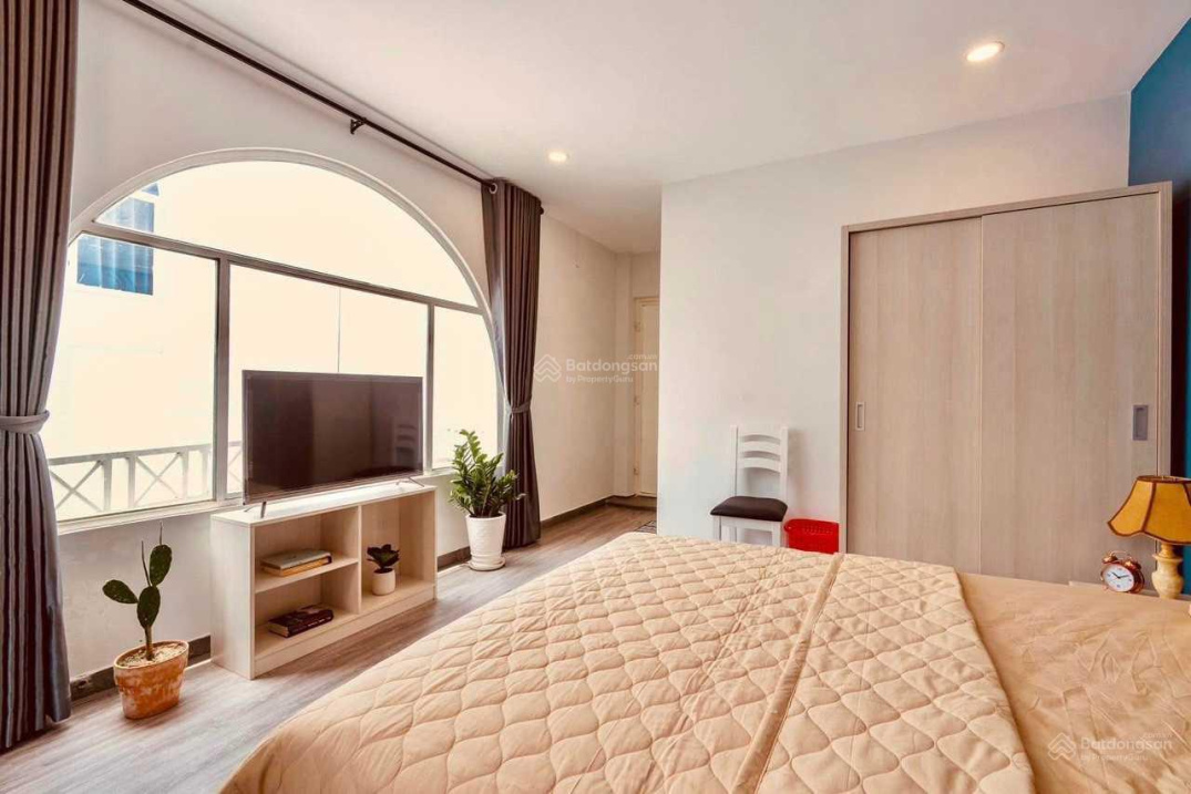 Modern Studio with Balcony in District 1