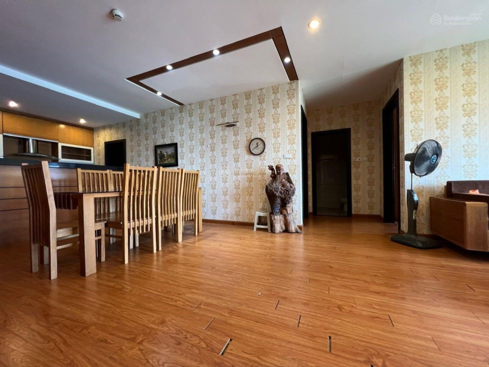 Spacious 3-Bedroom Apartment with Full Furnishings