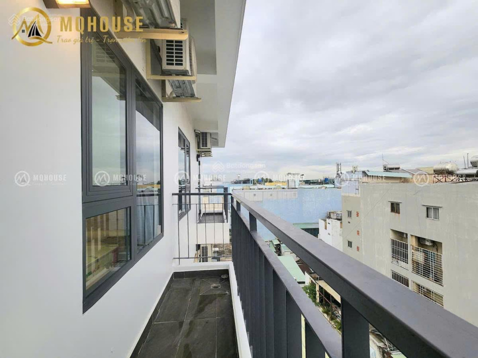 Modern Studio Apartment with Balcony and Full Amenities