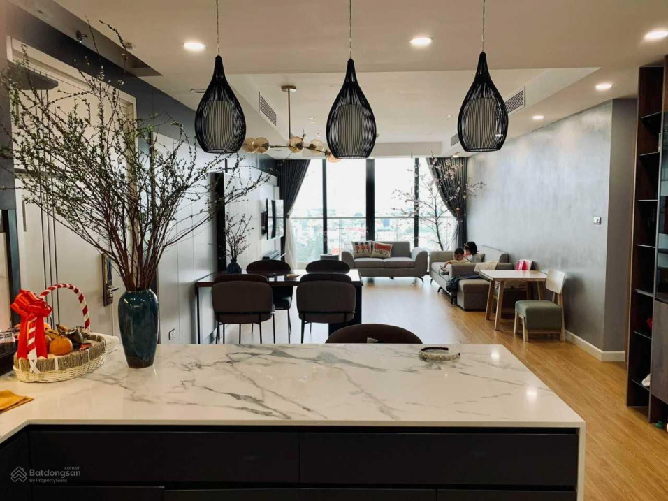 Modern 2-Bed Apartment in Chelsea Residences