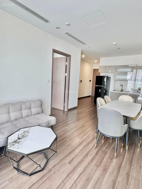 Modern 2-Bed Apartment in Vin Symphony