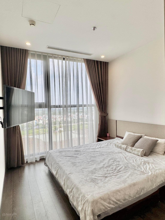 Modern 2-Bed Apartment in Vin Symphony