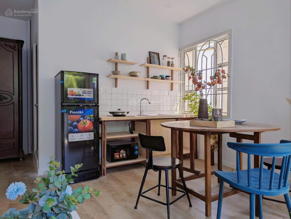 Spacious Studio Apartment with Balcony and Modern Design