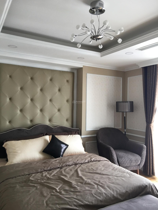 Modern 2-Bedroom Apartment with Designer Interior