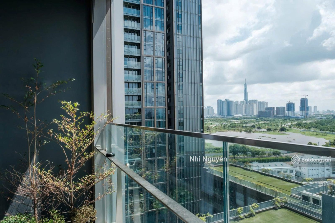 Modern 93m² Apartment with City Views