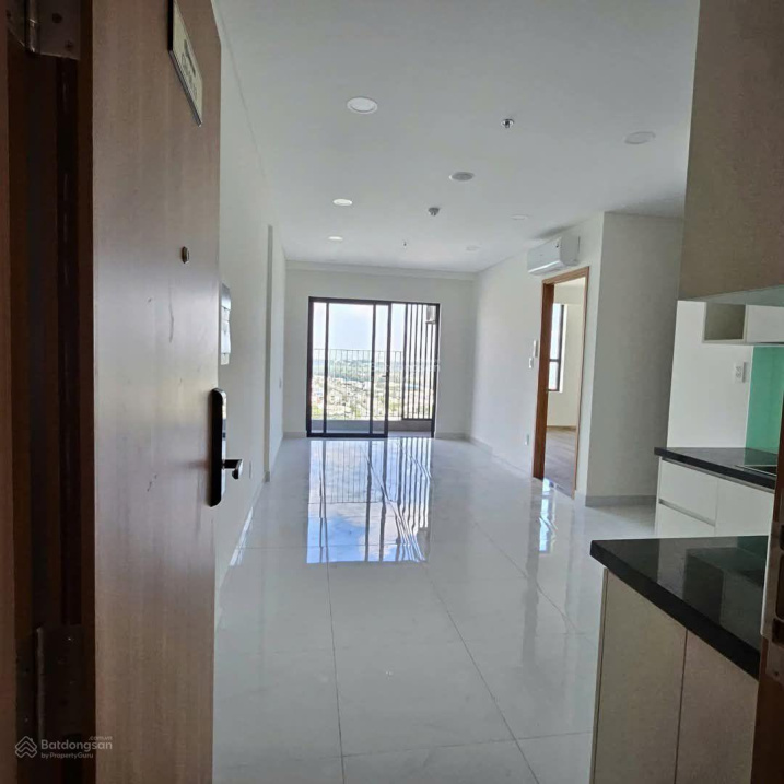 Modern Apartment with Kitchen and Balcony