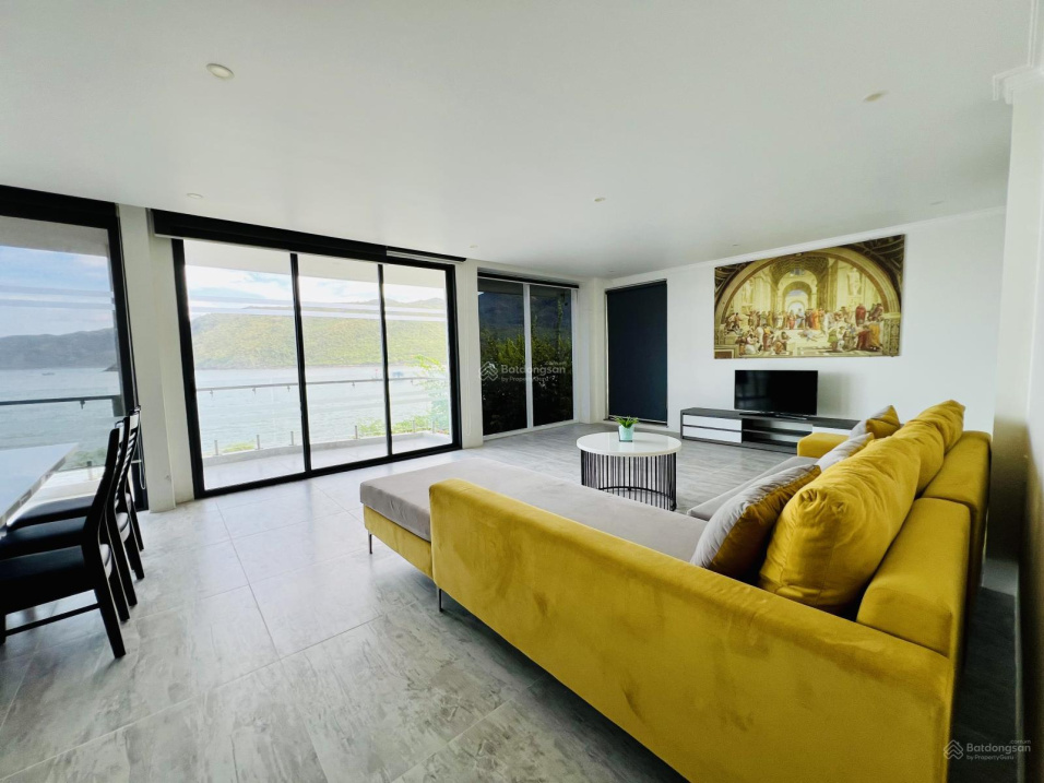 Beachfront Villa with Elevator in Nha Trang
