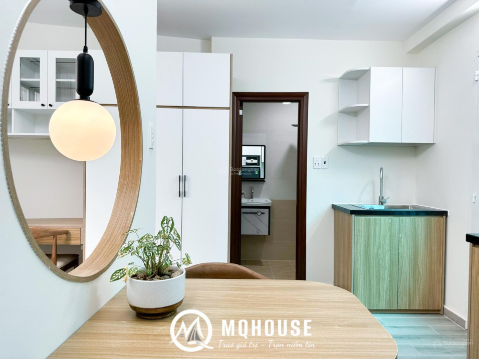 Modern Studio Apartment with Full Kitchen Le Van Sy