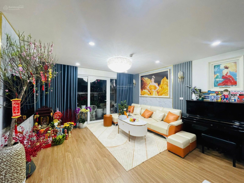 Modern 3-Bedroom Corner Apartment with Full Amenities