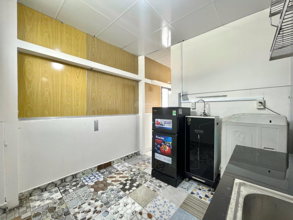 Modern Penthouse with Appliances and Air Conditioning