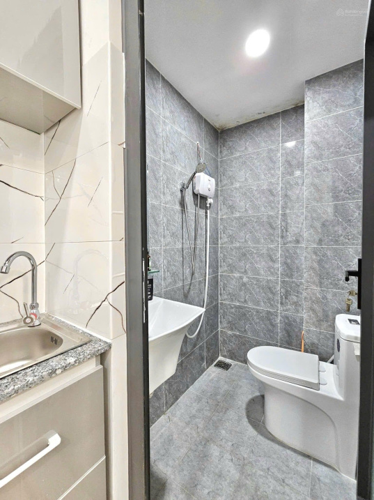 Luxury furnished apartment on Nguyen Trai Street, District 1