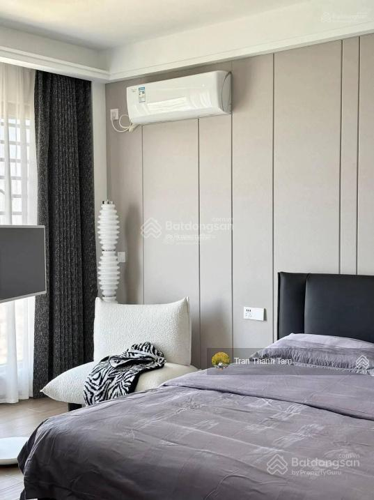 Modern 83m² Apartment with 2 Bedrooms in Oriental Plaza
