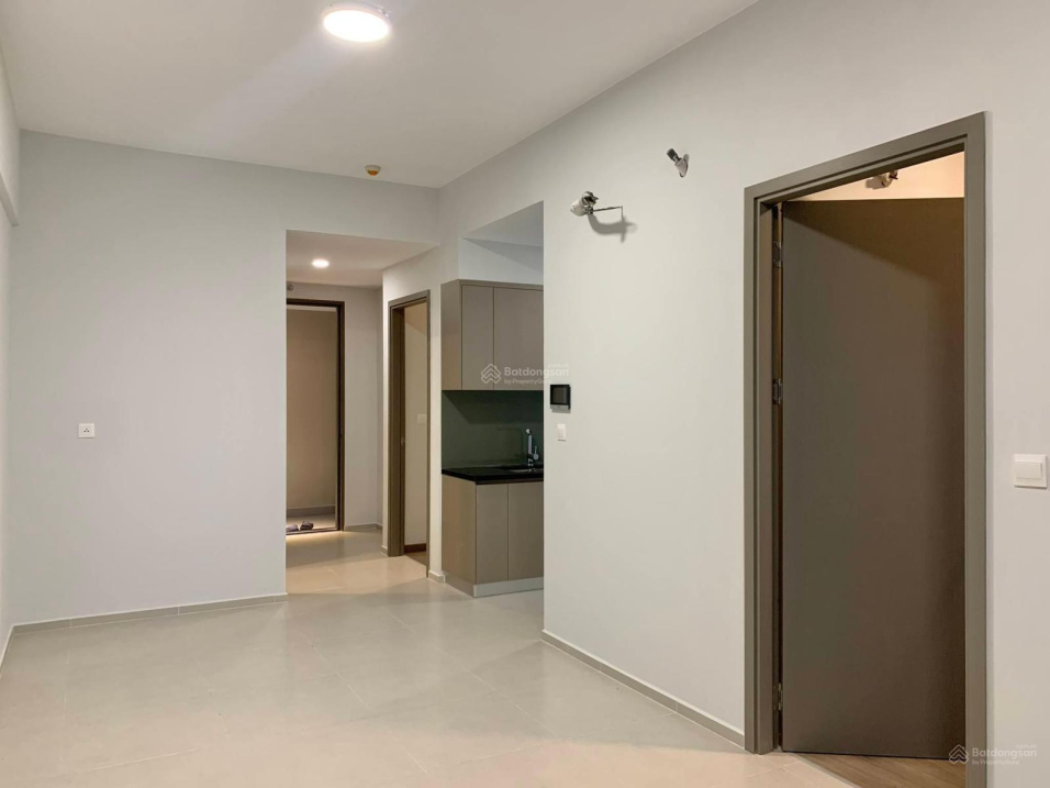 Modern 2-Bedroom Apartment with City View