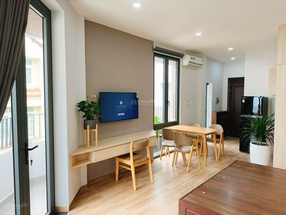 Luxury Service Apartment Near Dam Sen Park