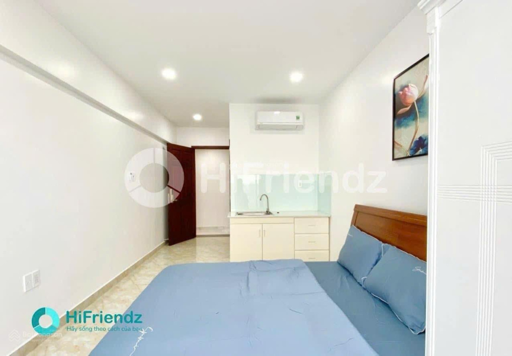 Modern Studio with Large Balcony Near Phu My Hung