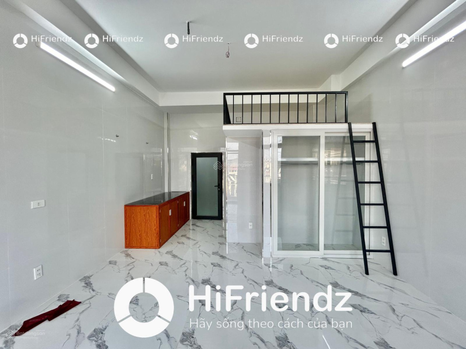 Modern 35m² Loft Studio with Glass Wardrobe