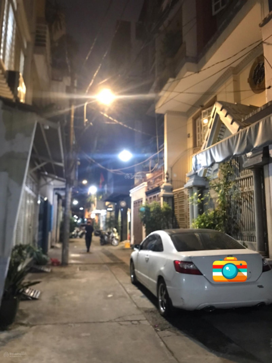 Family Home for Rent in Doan Thi Diem, Phu Nhuan District